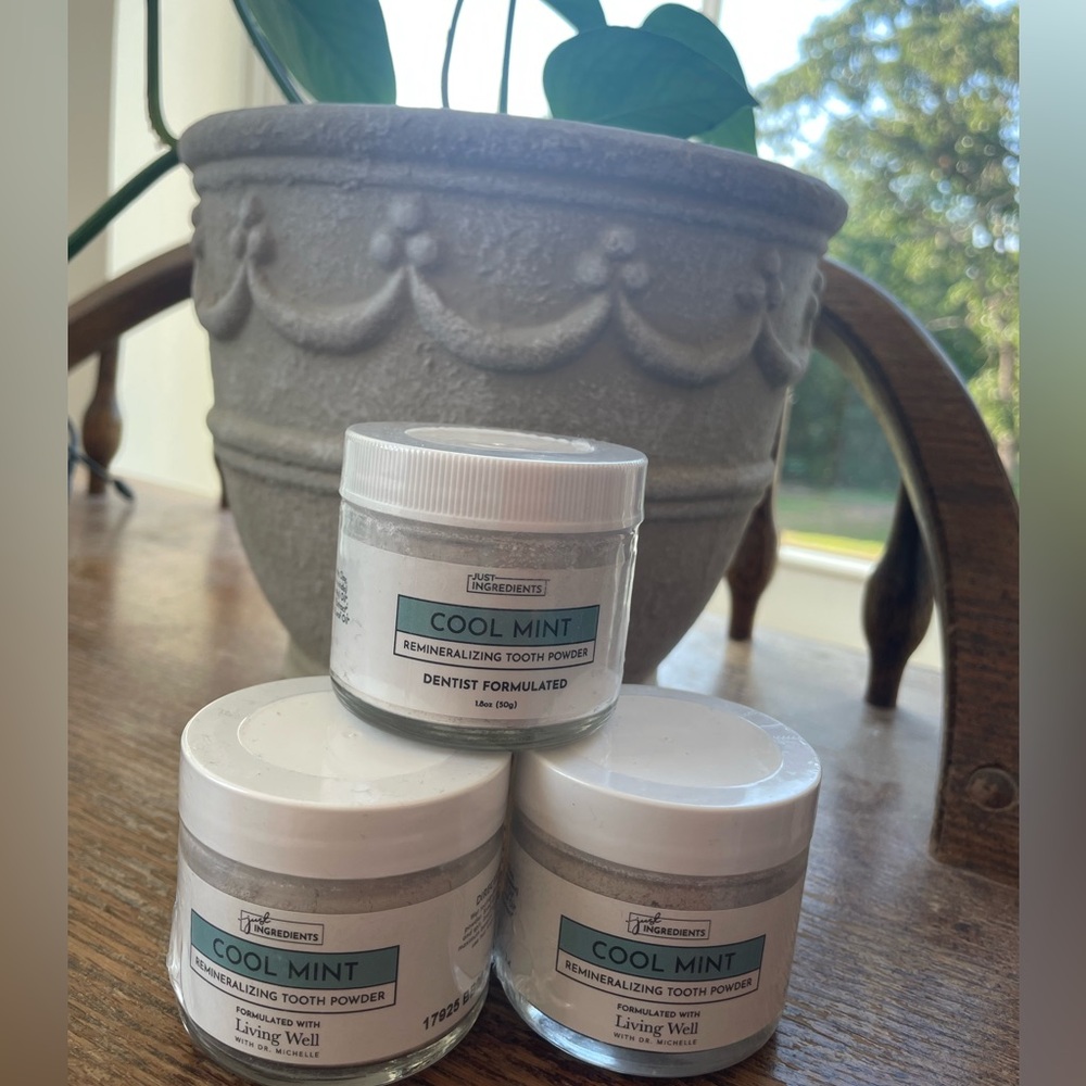 Just Ingredients Cool Mint Remineralizing Tooth Powder (1 Jar)